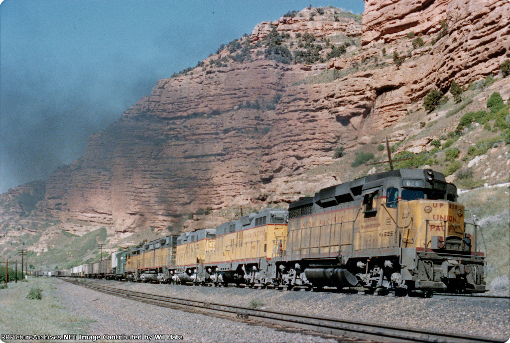 Union Pacific GP30 828